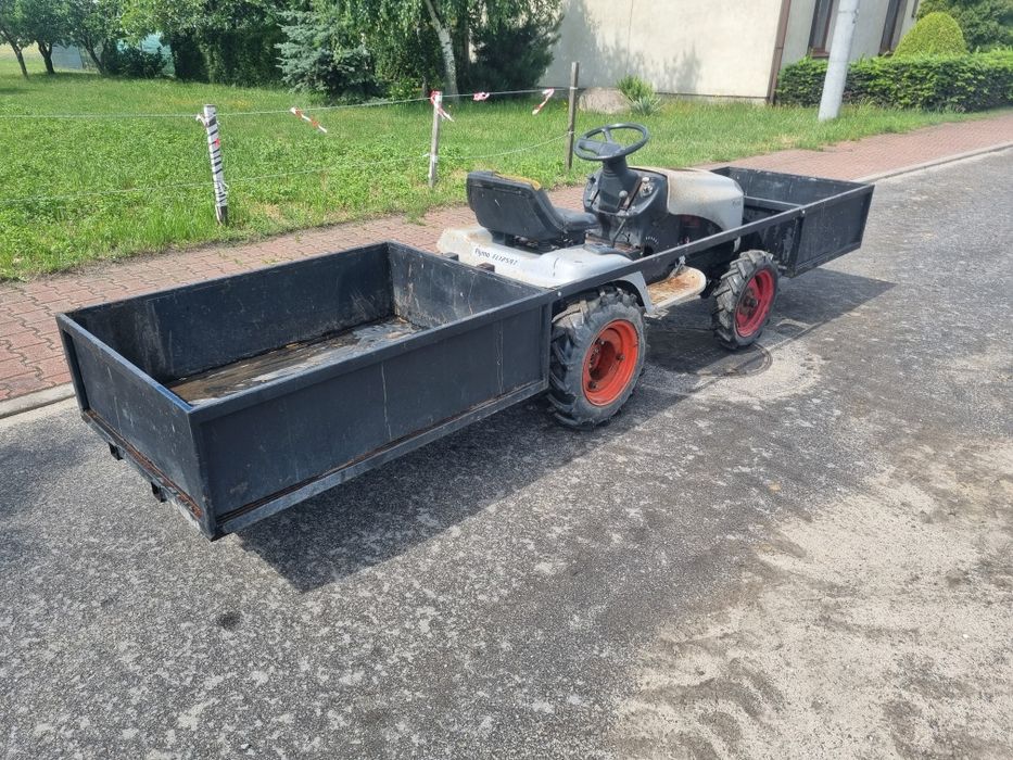 Traktorek wozidło do warzyw owoców  Budowlane
