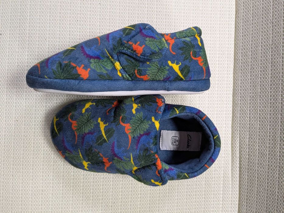 Clarks kapcie w dinozaury na rzep rozm. 27