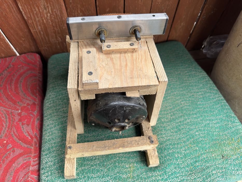 Станок сверлильний пасічний для бджолиних рамок на 2 обвори