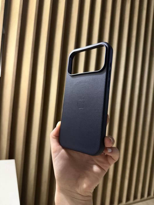 Шкіряний чохол на IPhone 17 pro max