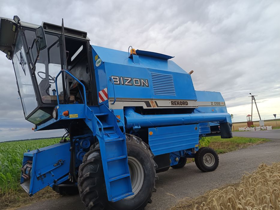 Kombajn zbożowy Bizon Rekord Z058. Niebieski ** Duża chlodnica **