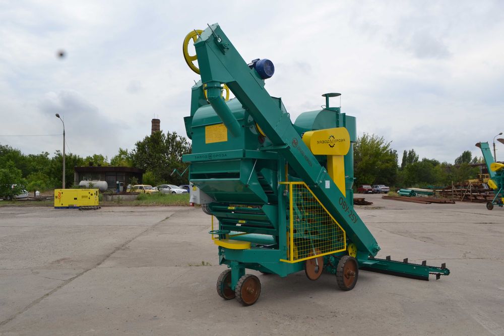 Очисник вороху  ОВС-25У зциклоном і збільшеним вивантаженням ОВС-25.