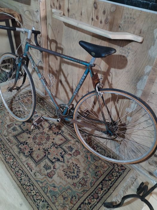 Bicicleta antiga para restauro