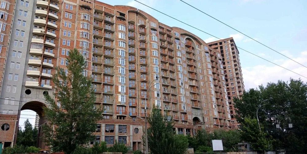Продаж двухкімнатної квартири 99м2 вул. Василя Касіяна /метро Іподром 3хв / ВДНГ