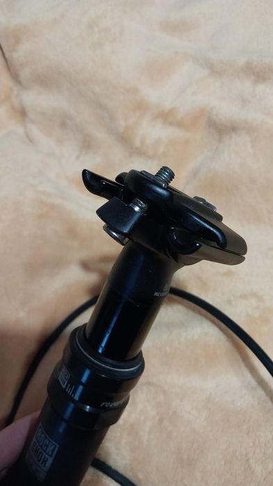 Велосипедный подседельный штырь  (Дропер) RockShox Reverb.
