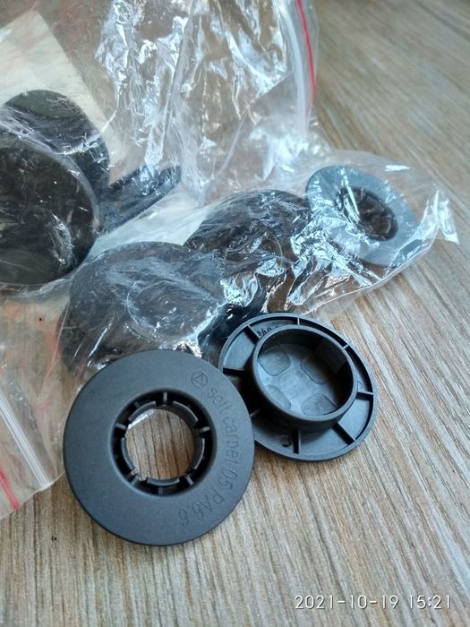 Клипсы для автоковриков.