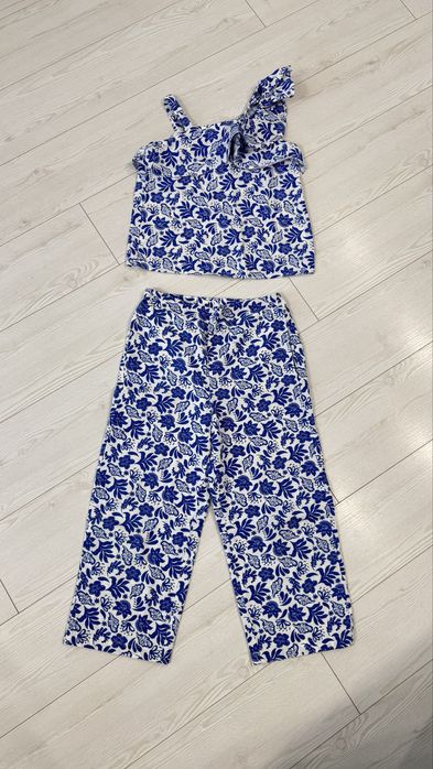 Костюмчик на дівчинку