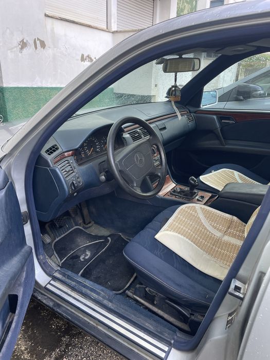 Mercedes-Benz E 220 Diesel