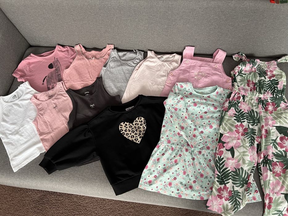 Лот одягу р.104 майки,маєчка,світшот,плаття