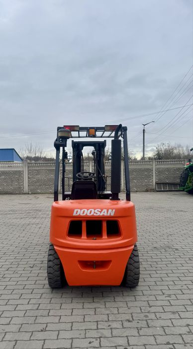 Навантажувач Doosan D30C 2012р Дизель