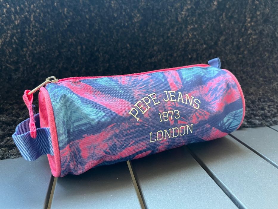 Estojo escolar cilíndrico Pepe Jeans