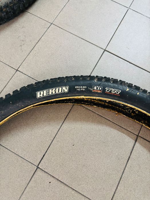 Pneus BTT em bom estado
