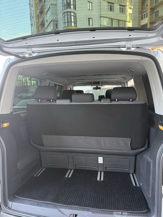 Volkswagen  multivan продам бус от хозяина