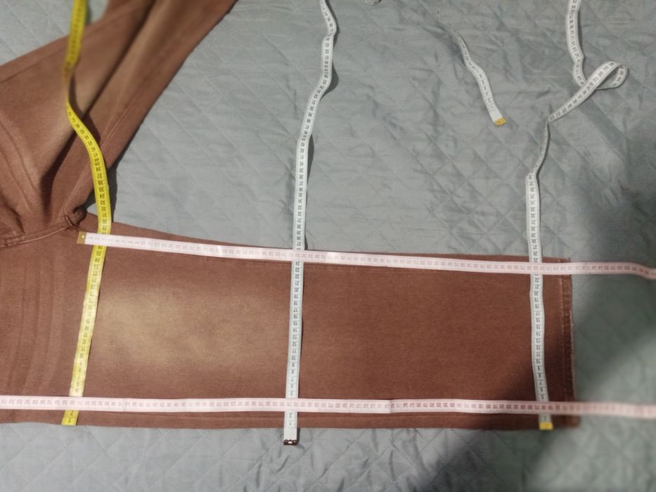 Жіночі стильні джинси