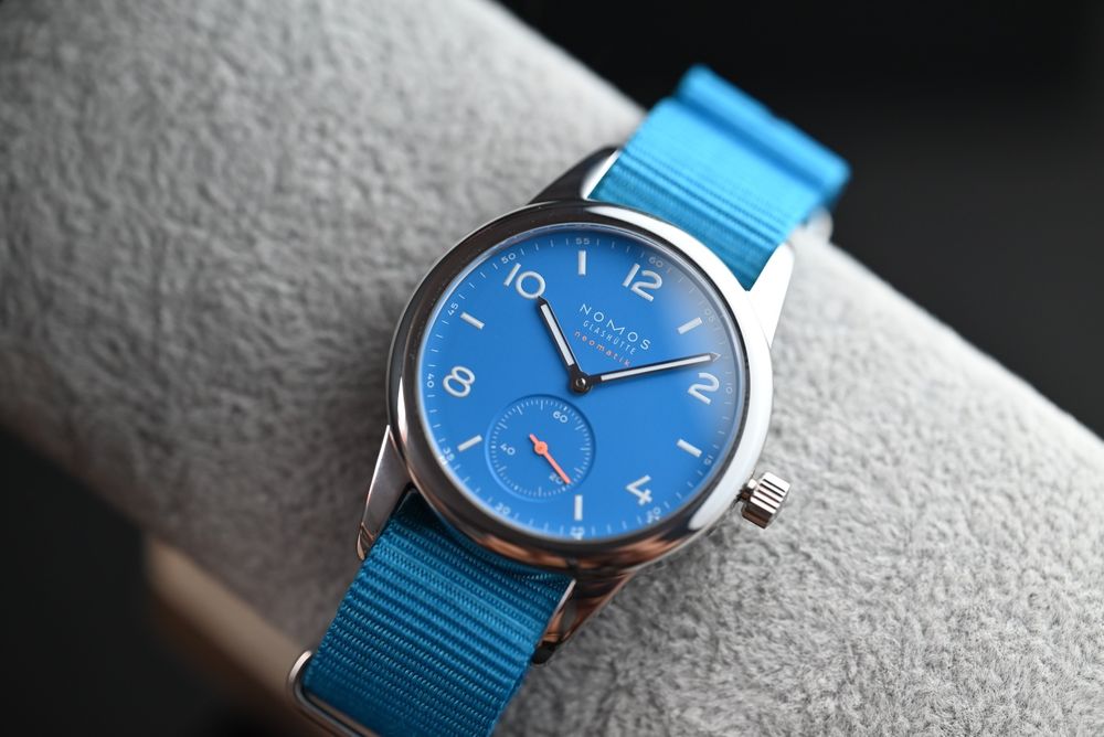 Nomos Club Neomatik Signal Blue 37 mm