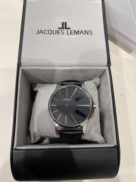 Часы наручные Jacques Lemans