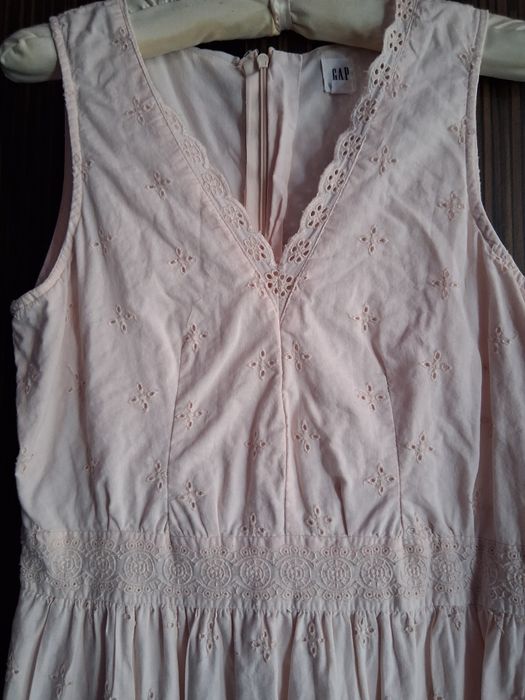 Gap sukienka na lato ażur haft 36