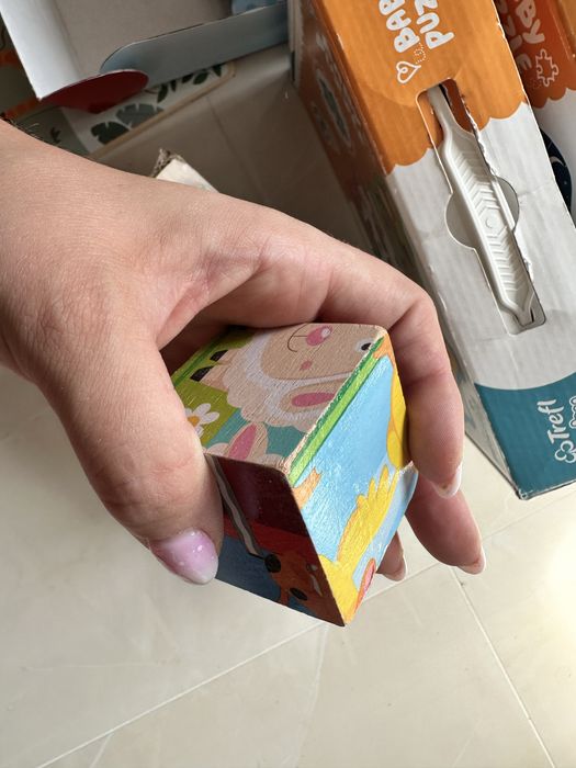 Zestaw puzzli i klocków