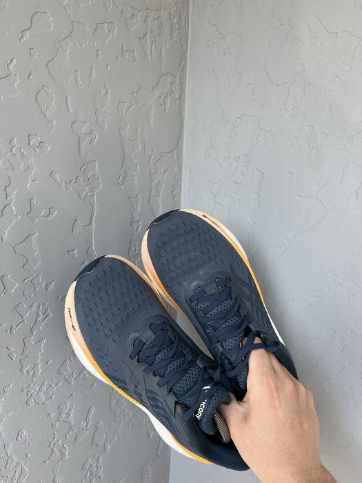 Saucony triumph 22 кросівки чоловічі бігові