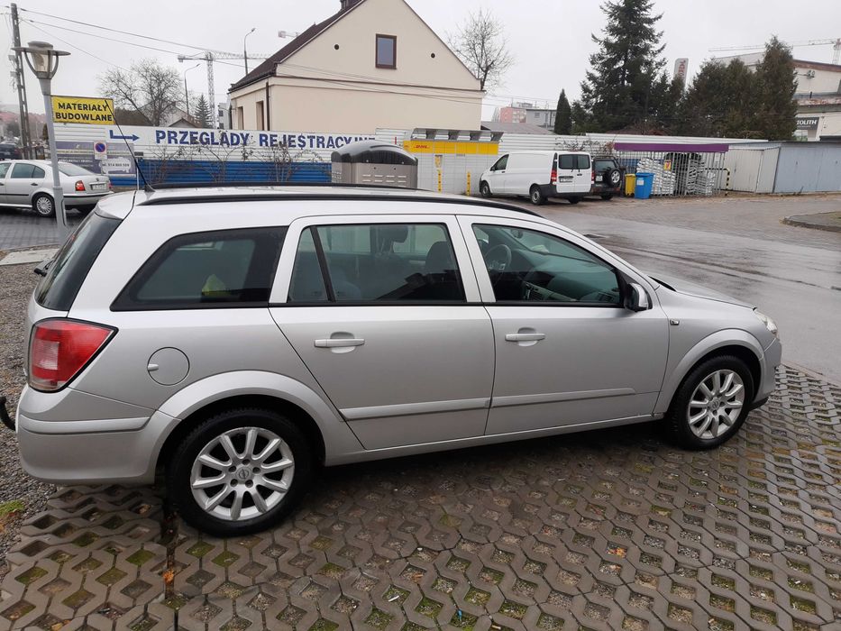Opel Astra H 150 KM, 6 biegowa, 2008 rok, przebieg 250 tys. km