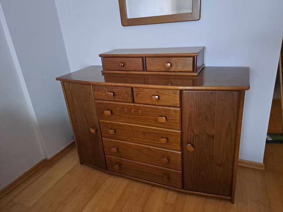 Móvel quarto em cor cerejeira