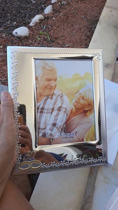 2 Molduras em prata bodas de ouro