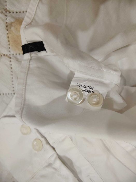 Camisa Branca  em excelente estado.