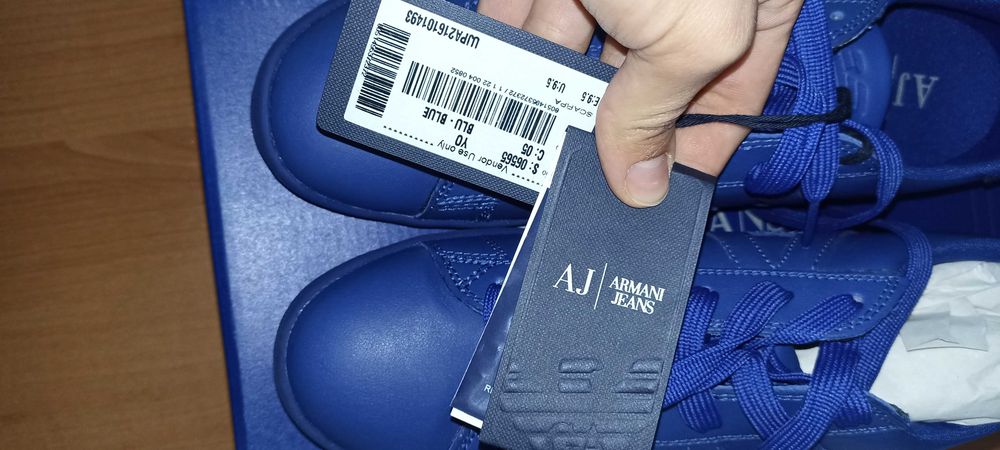 Nowe buty Armani Jeans. Tenisówki męskie. Rozmiar 44. Z 679 złotych