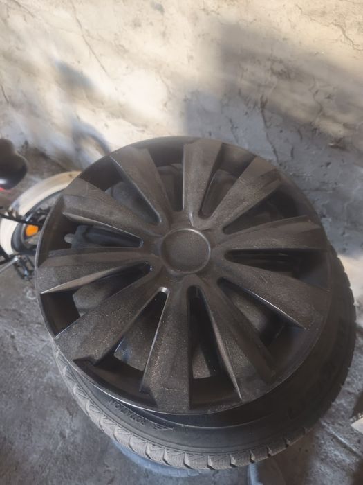 3xkomplety opon zimowe, wielosezonowe 15, 16 + kołpaki
