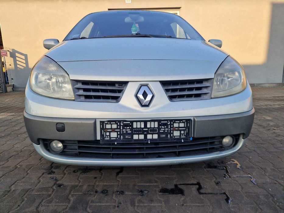 Zderzak przód przedni Renault Scenic II NV632 części
