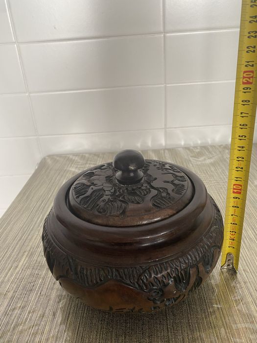 Madeira africana esculpida à mão vintage