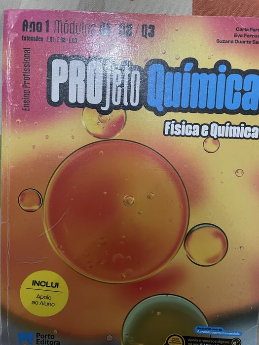 Manuais  “Projeto química” e “Projeto física” do curso profissional do 1ano