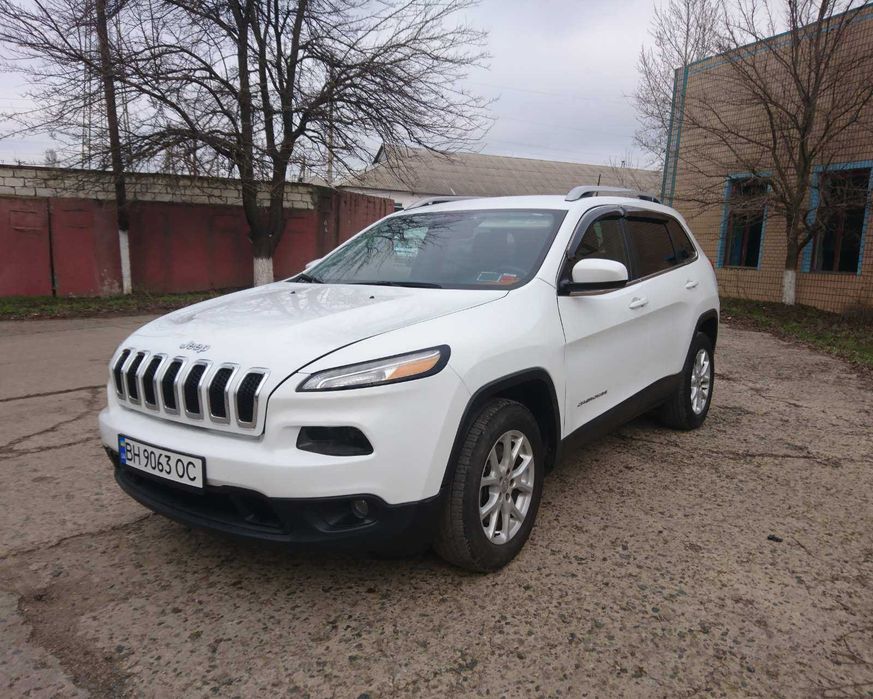 Jeep Cherokee KL 2015 3.2 4x4 Latitude+