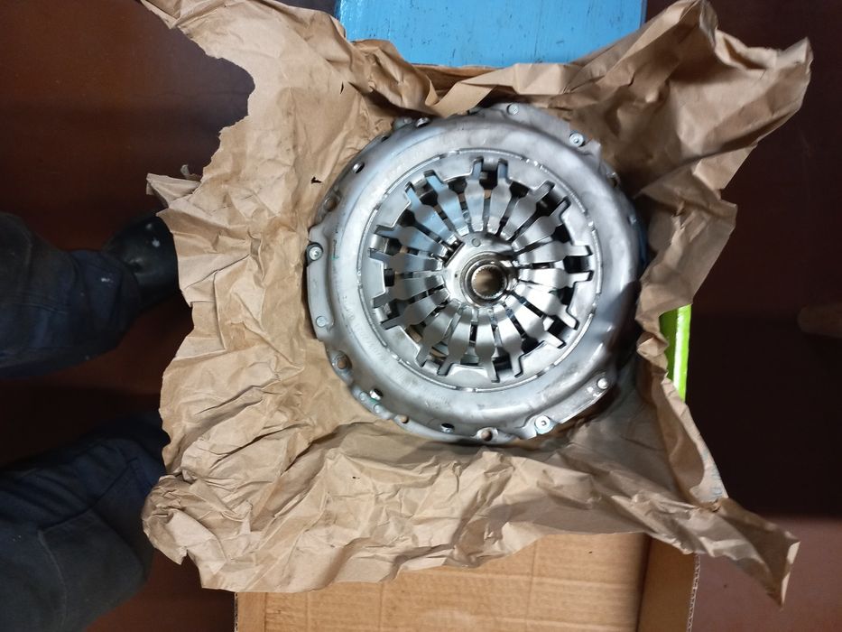 Корзина сцепления Рено valeo 826812