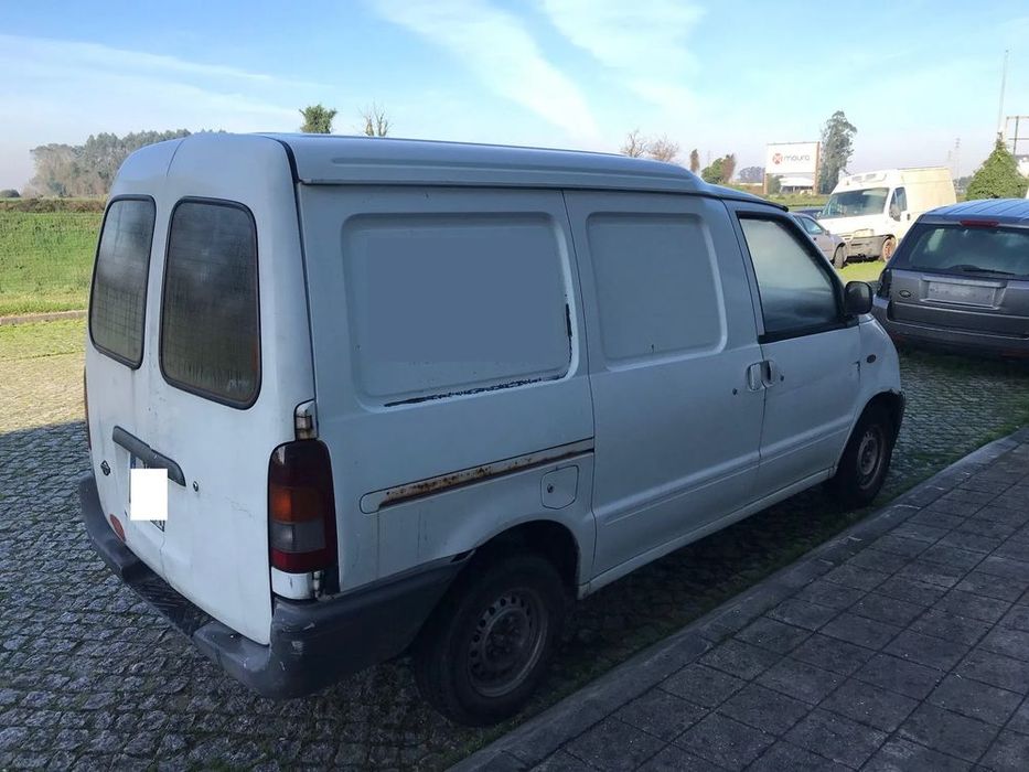 Nissan Vanette Cargo Caixa 2.3D 1999 - Para Peças