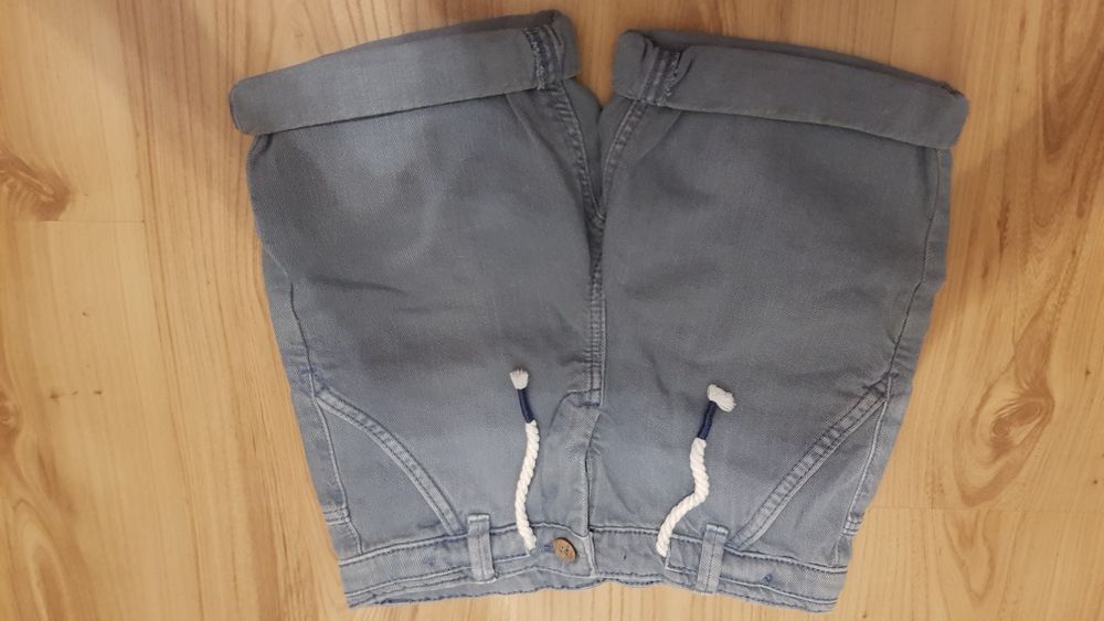 Spodenki C&A rozm.122 jeansowe jak nowe