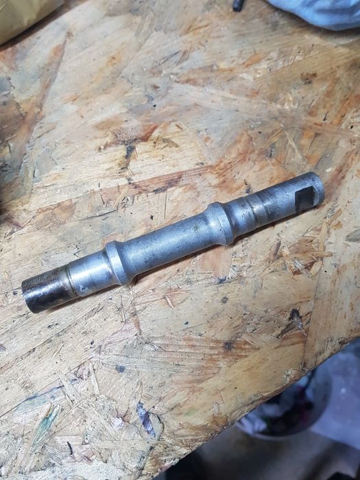 Oś suportu Romet ZZR