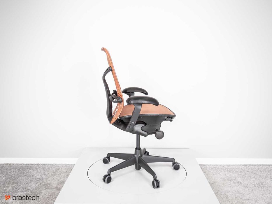 Fotel biurowy obrotowy Herman Miller Mirra odnowiony PRO