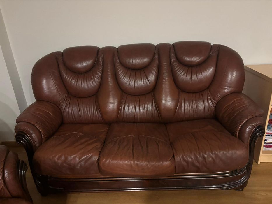 Vendo sofa-cama e uma mesa de centro