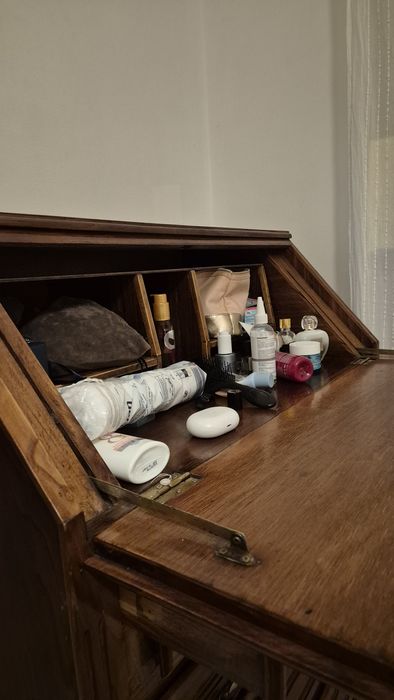 Escrivaninha antiga em Madeira com Gavetas