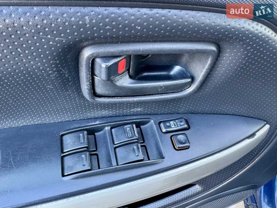 Продам Scion xA 2004