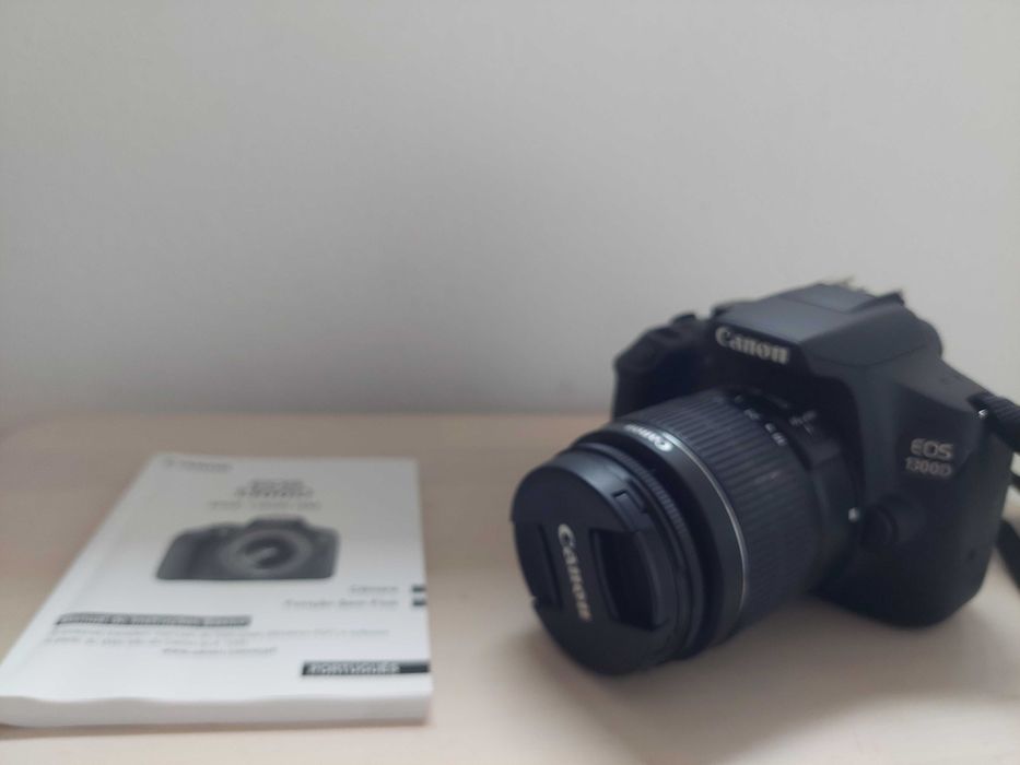 Máquina fotográfica canon EOS 1300D