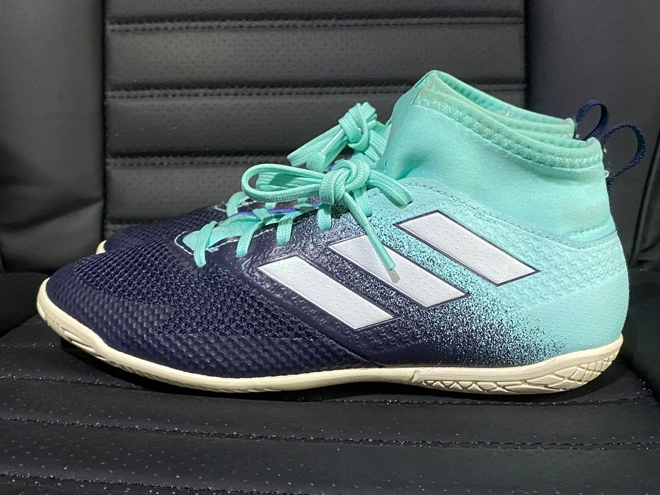Adidas Predator 36 (22,5cm) buty piłkarskie halowki