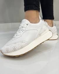 Жіночі кросівки Guess