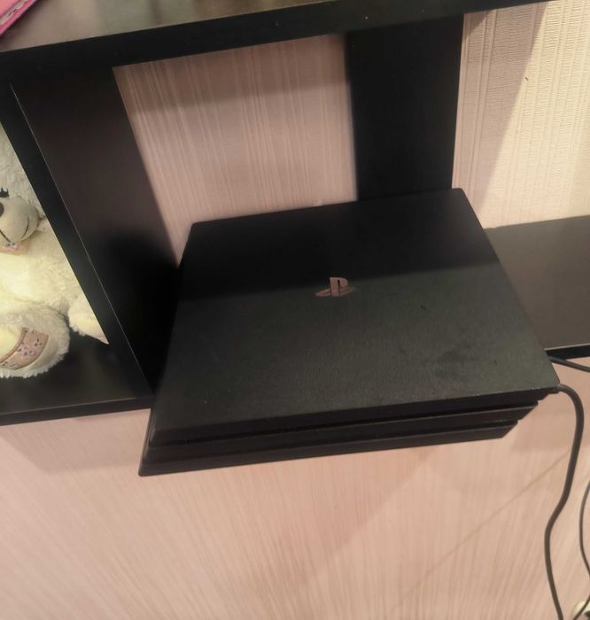 Продам playstation 4 pro