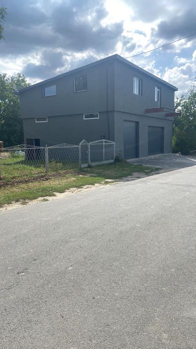 Здам в оренду гараж та територію