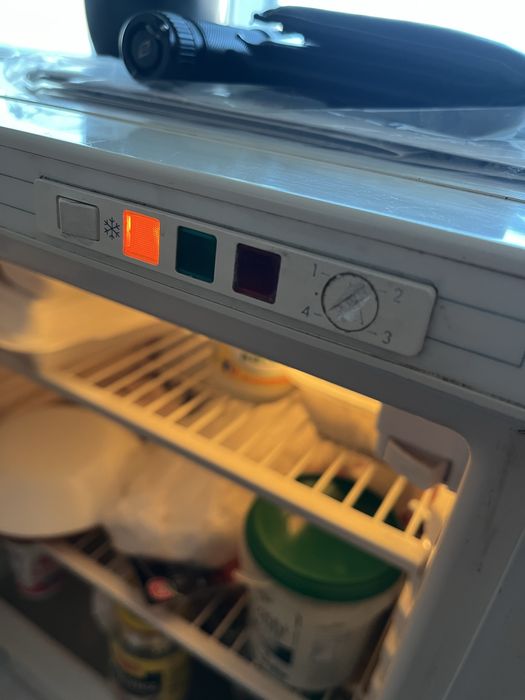 Lodówka Polar CZ235