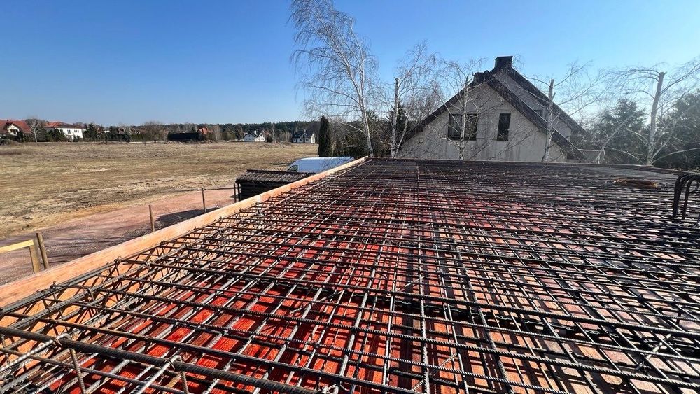 Murowanie domów, wykonywanie fundamentów.