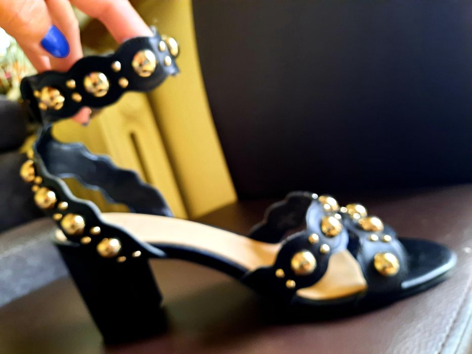 Ślicznie buty GUESS w kolorze czarnym