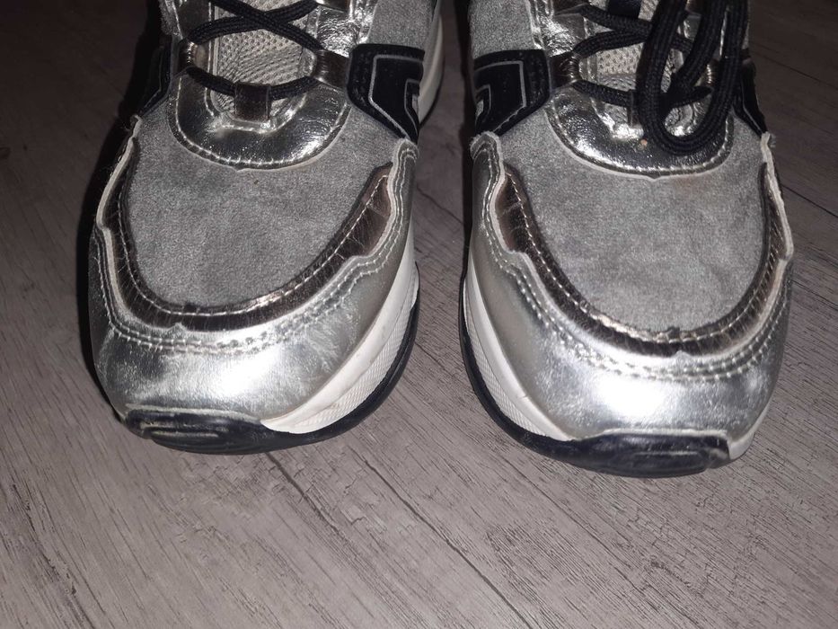 Жіночі кросівки на платформі